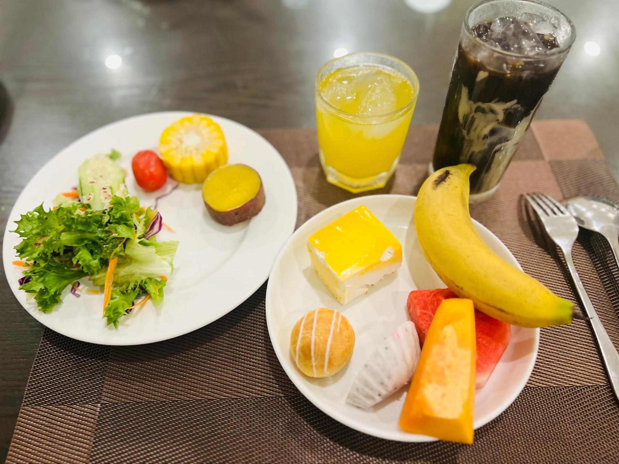 Paragon Noi Bai Hotel & Pool Hanoi Kültér fotó