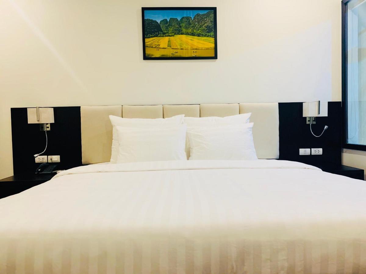 Paragon Noi Bai Hotel & Pool Hanoi Kültér fotó